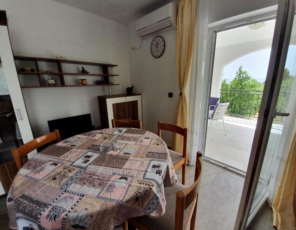 Apartmani Lucija 마슬레니차 외부 사진